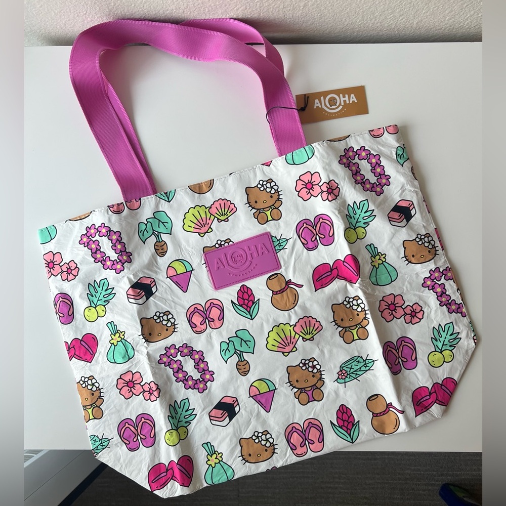 ALOHA Collection Aloha Icons Hello Kitty Tan Kitty Day Tripper- Hawaii Exclusive